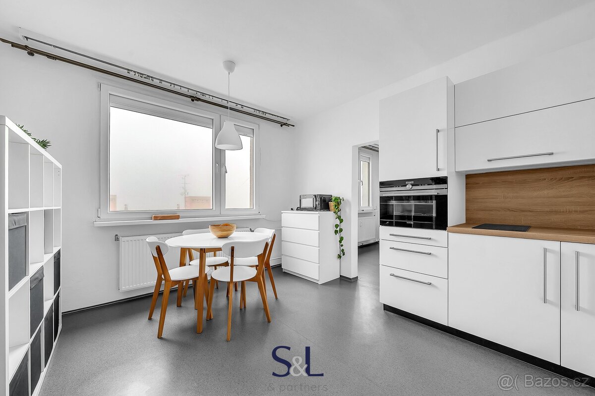 Nabízím Vám bytovou jednotku o dispozici 1+1 v Novém Boru, u - 4