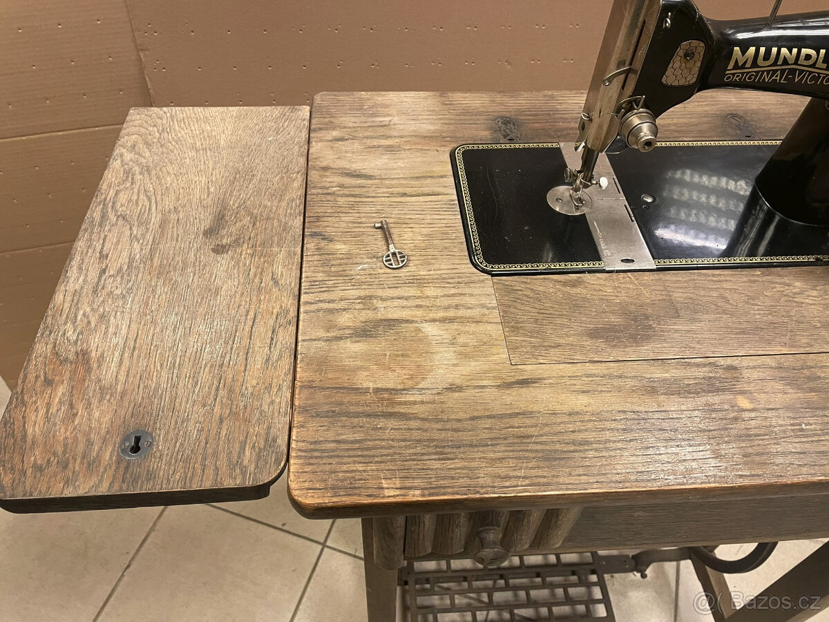 Starý šicí stroj Mundlos Victoria 88G - 4