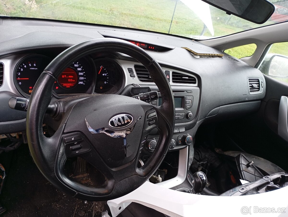 Kia Ceed 1,6 CRDi Prodám nebo rozprodám - 4