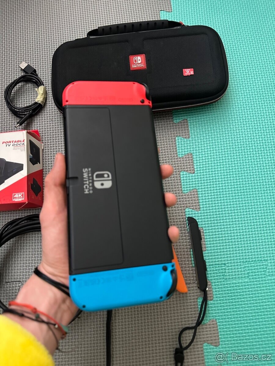 Nintendo switch OLED + příslušenství - 4