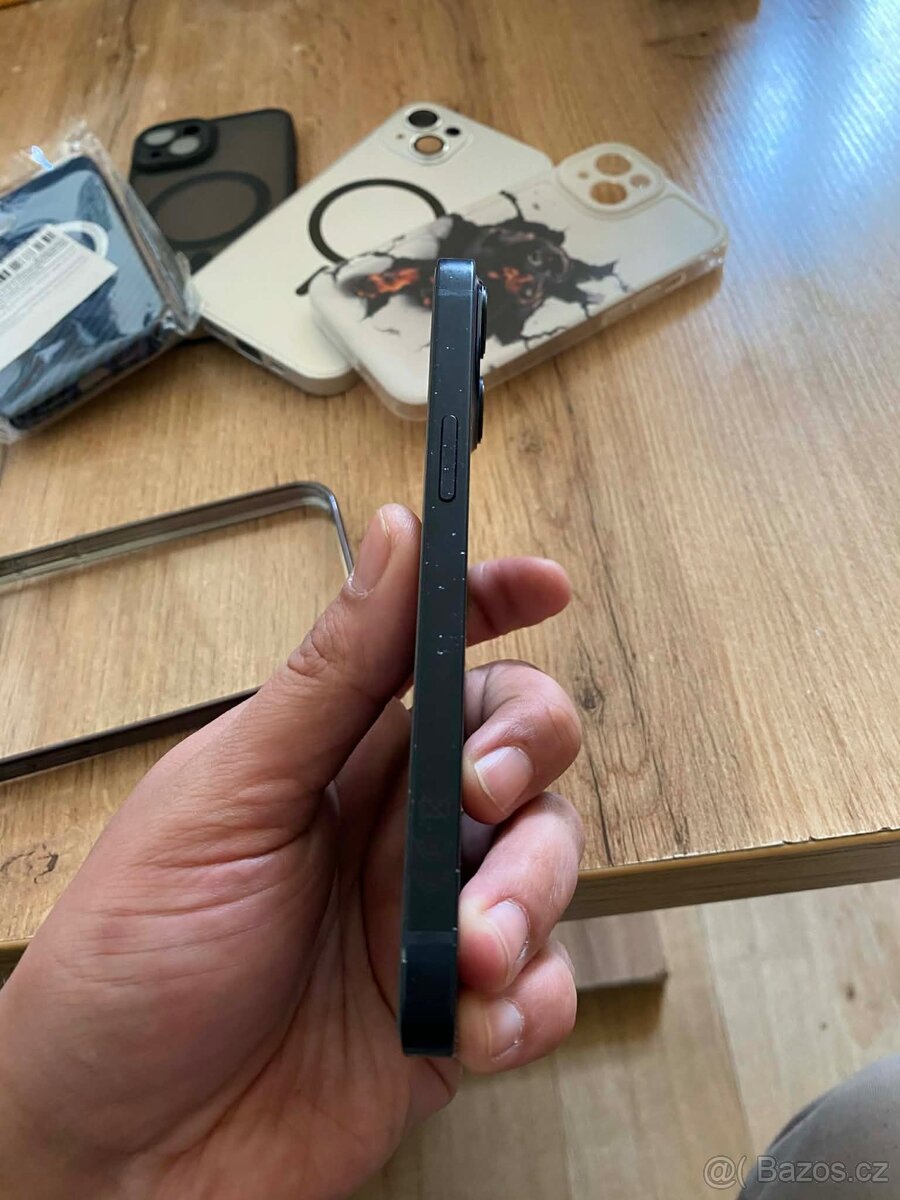 IPhone 13 128GB Černý - 4