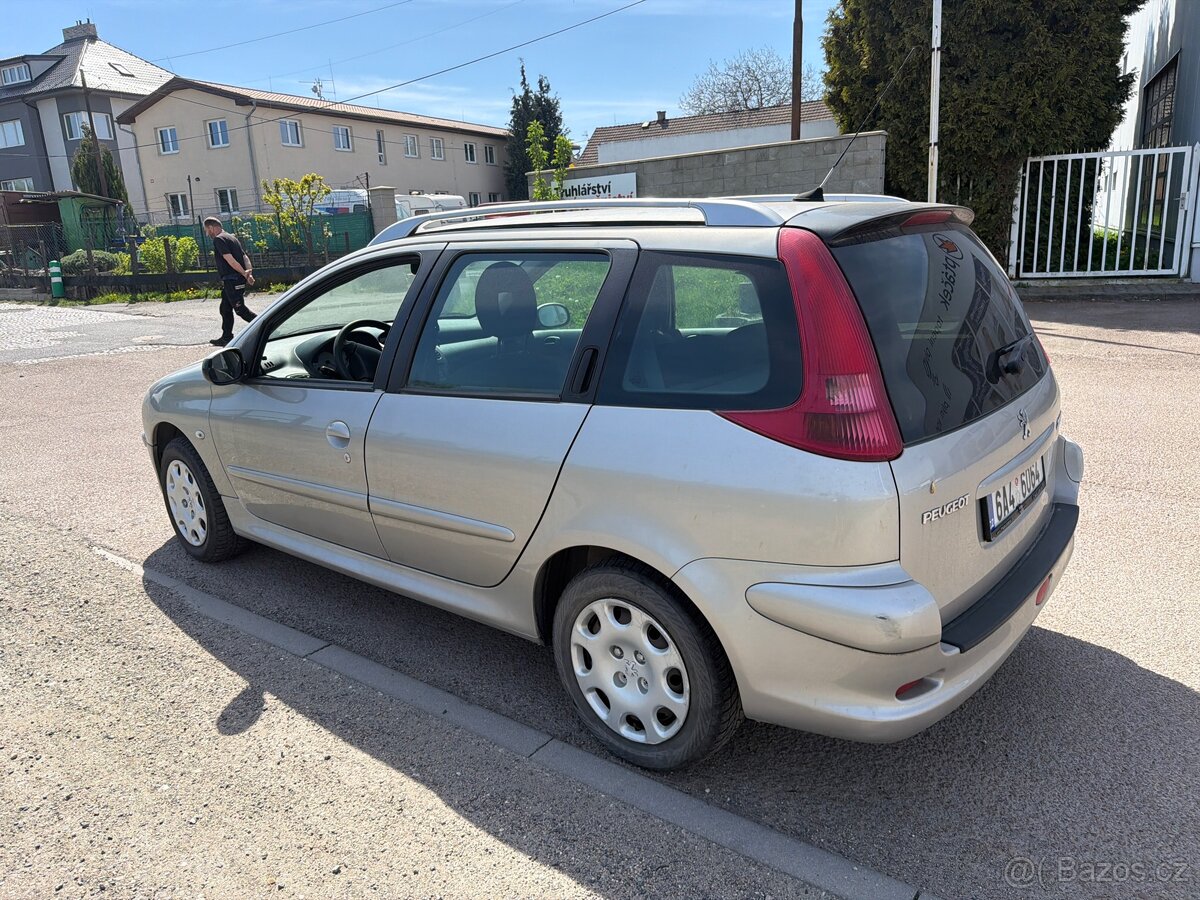 PEUGEOT 206 SW - 4