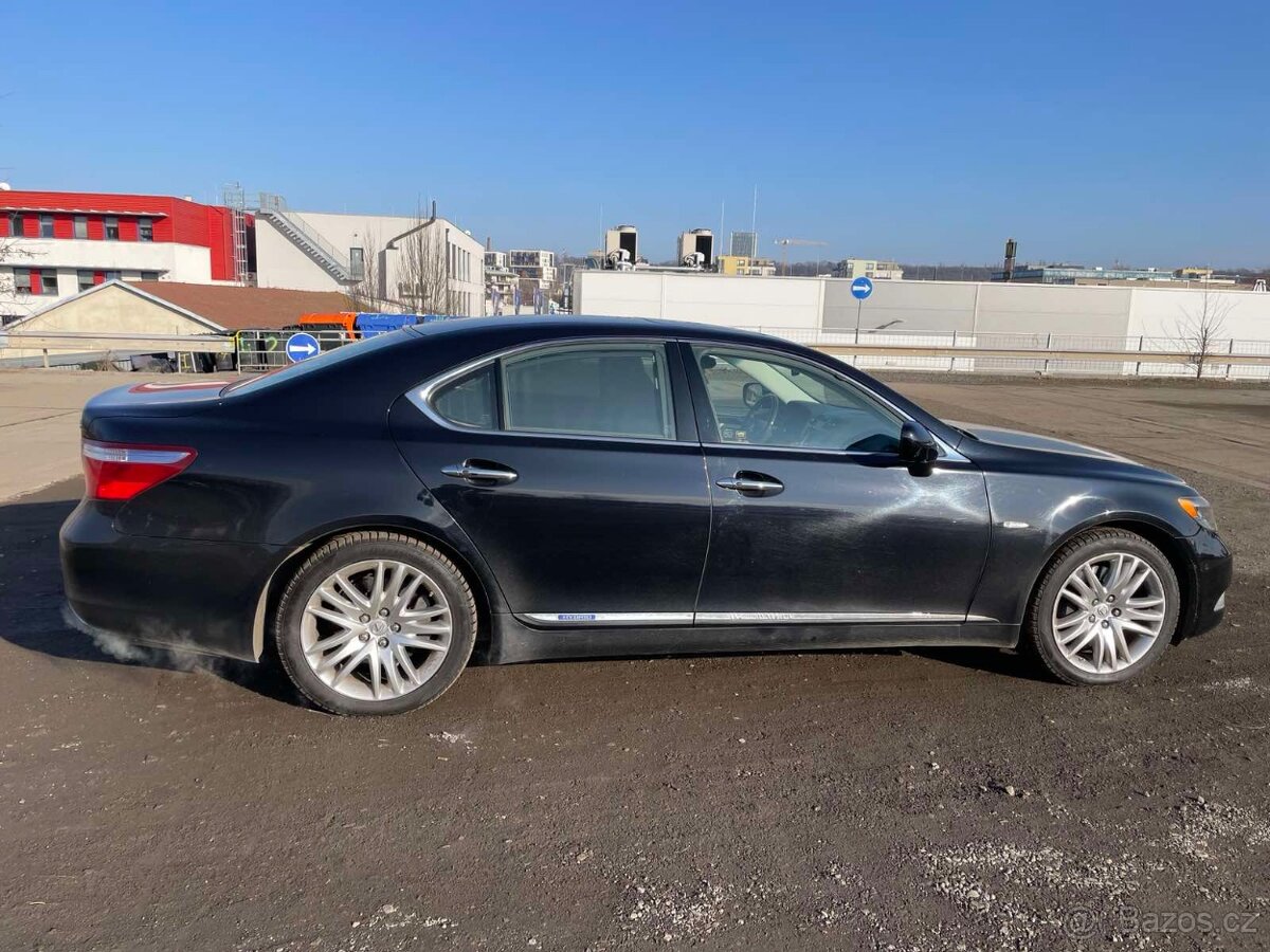 Lexus LS600h - 4