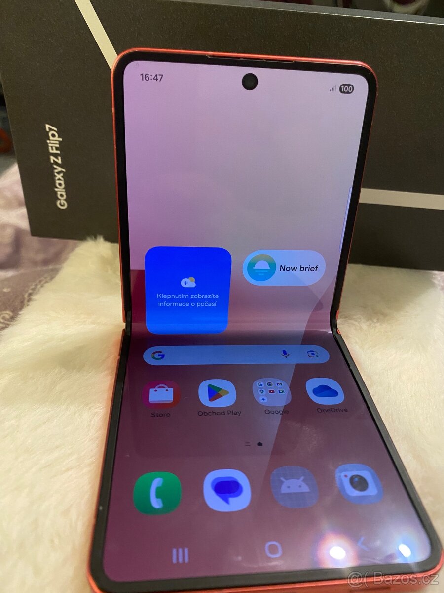 Samsung Z Flip 7 - 4