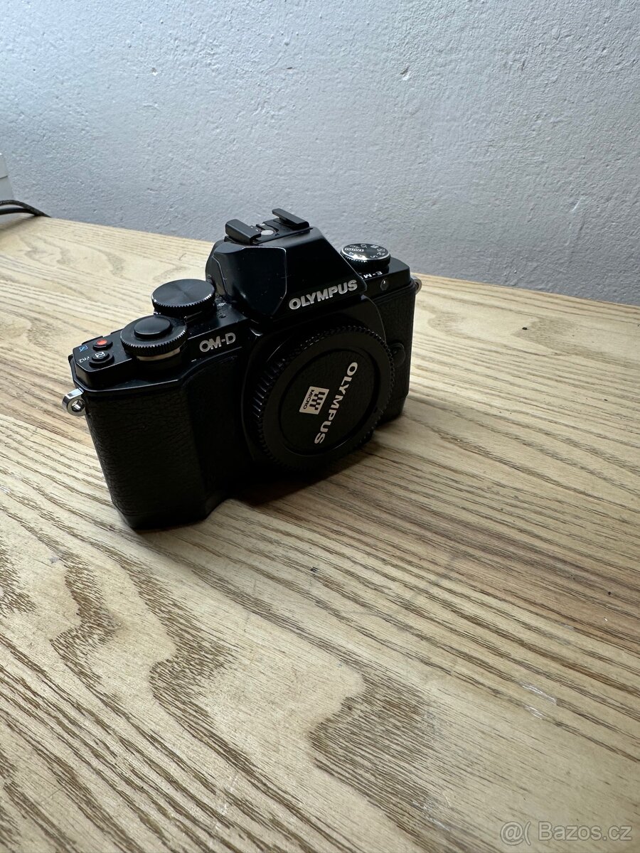 Olympus OM-D E-M10 - 4