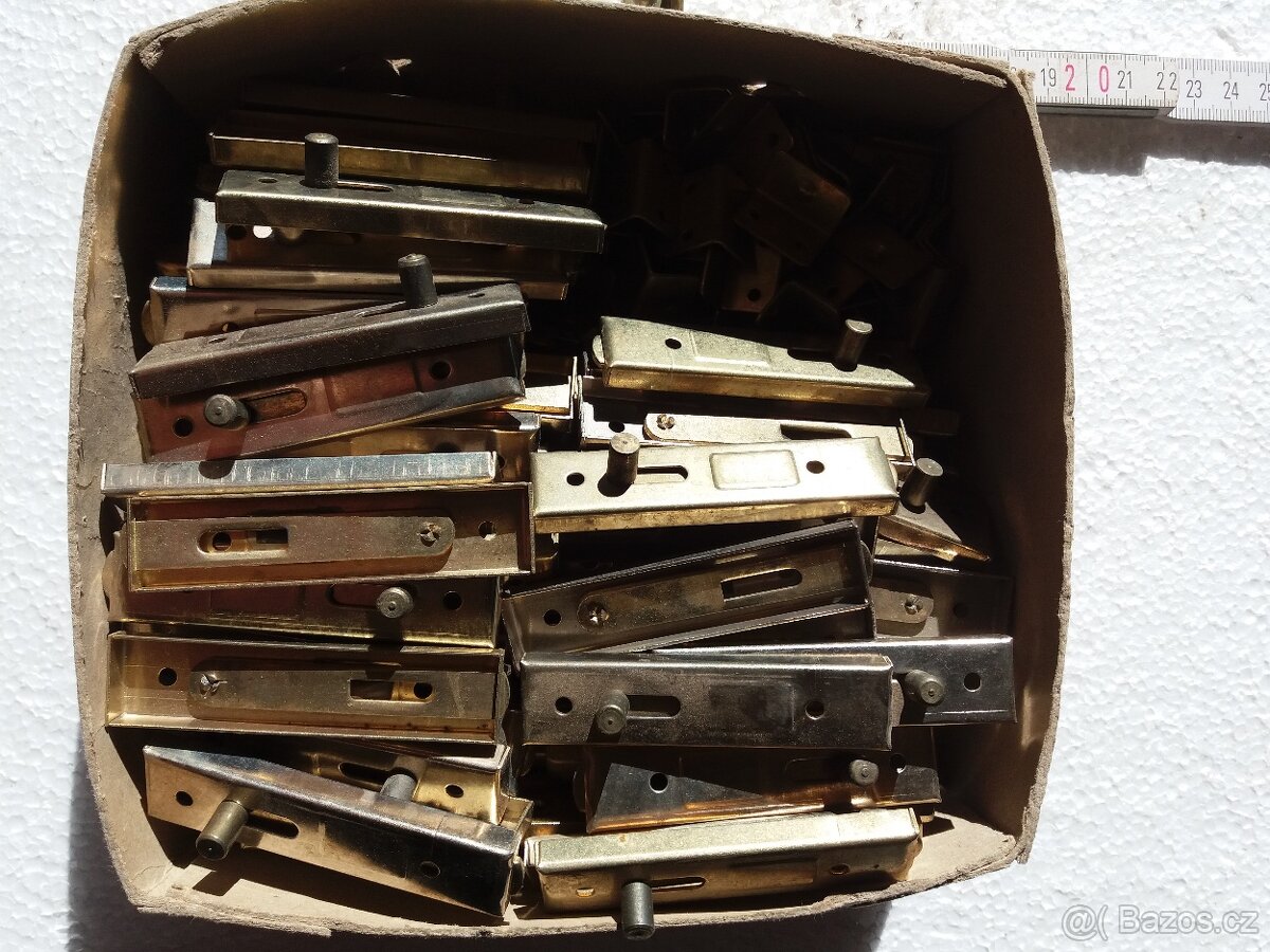 Zástrčky nábytkové 80 kusů. - 4