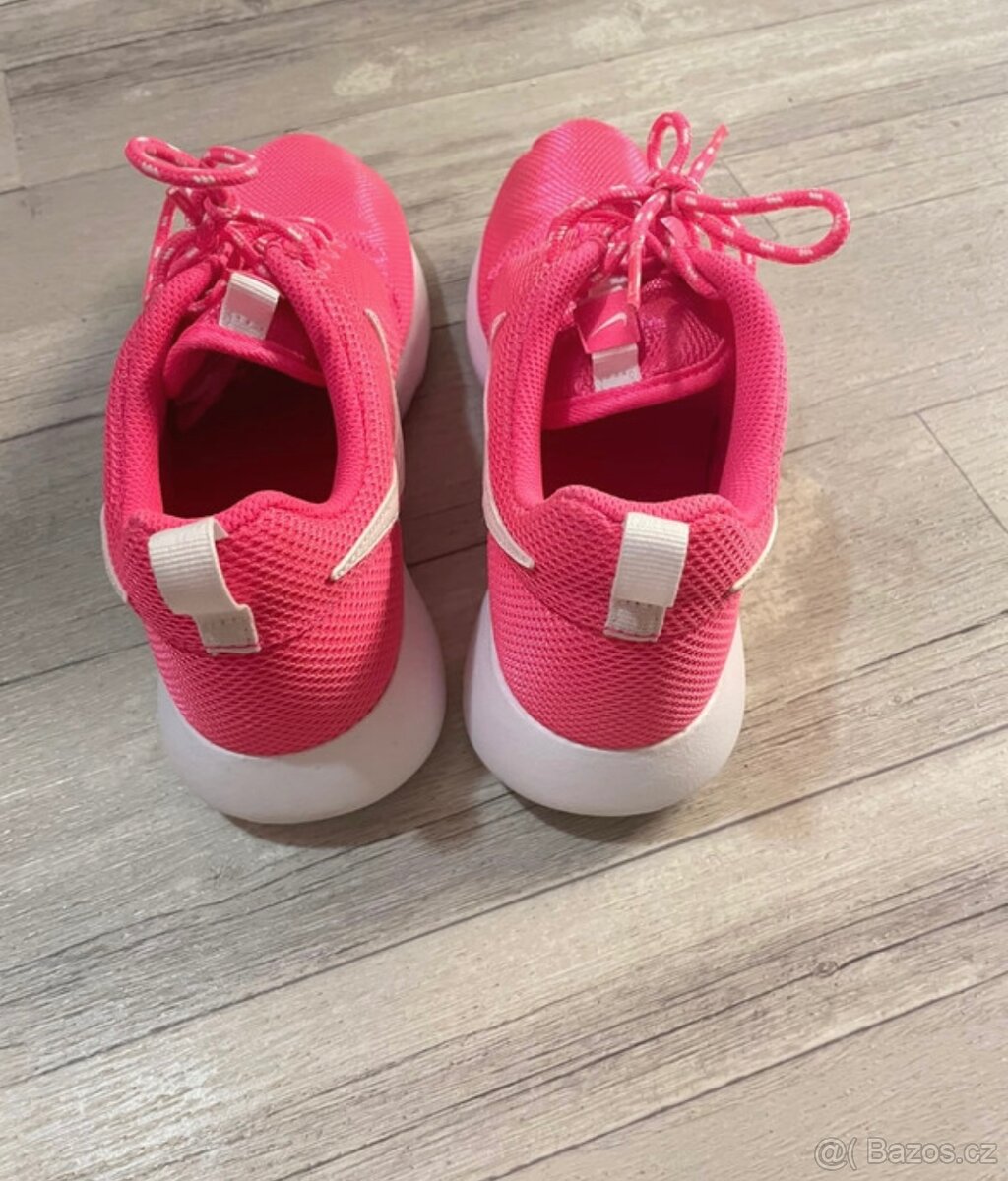 tenisky značky Nike - 4