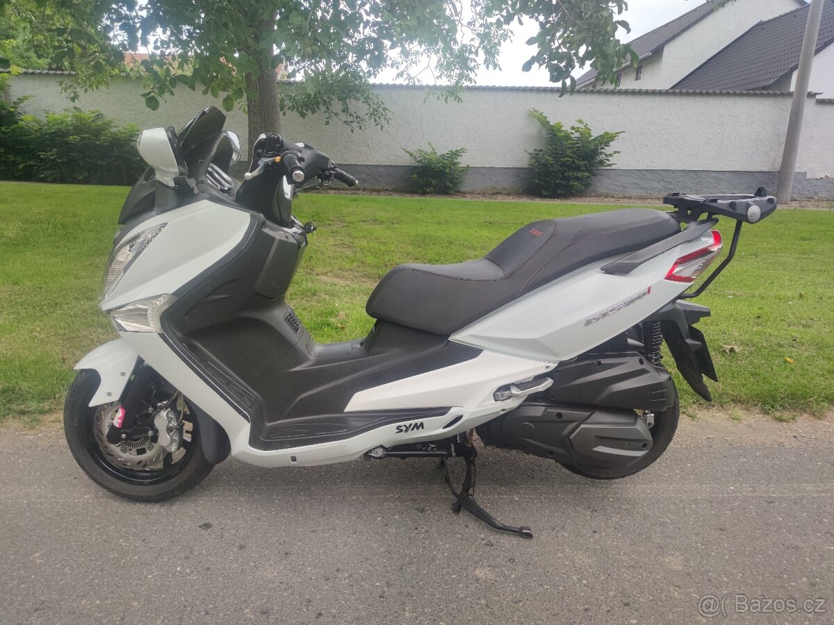 SYM GTS 300i ABS - 4