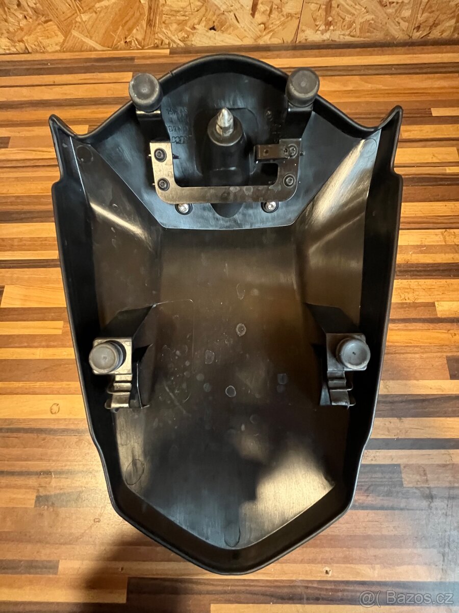 Kryt sedla spolujezdce KTM - 4
