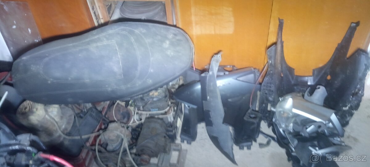 Yamaha X-Max 250 na díly - 4