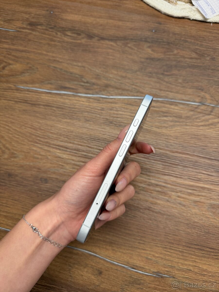 iPhone 16, 128GB, White - 4