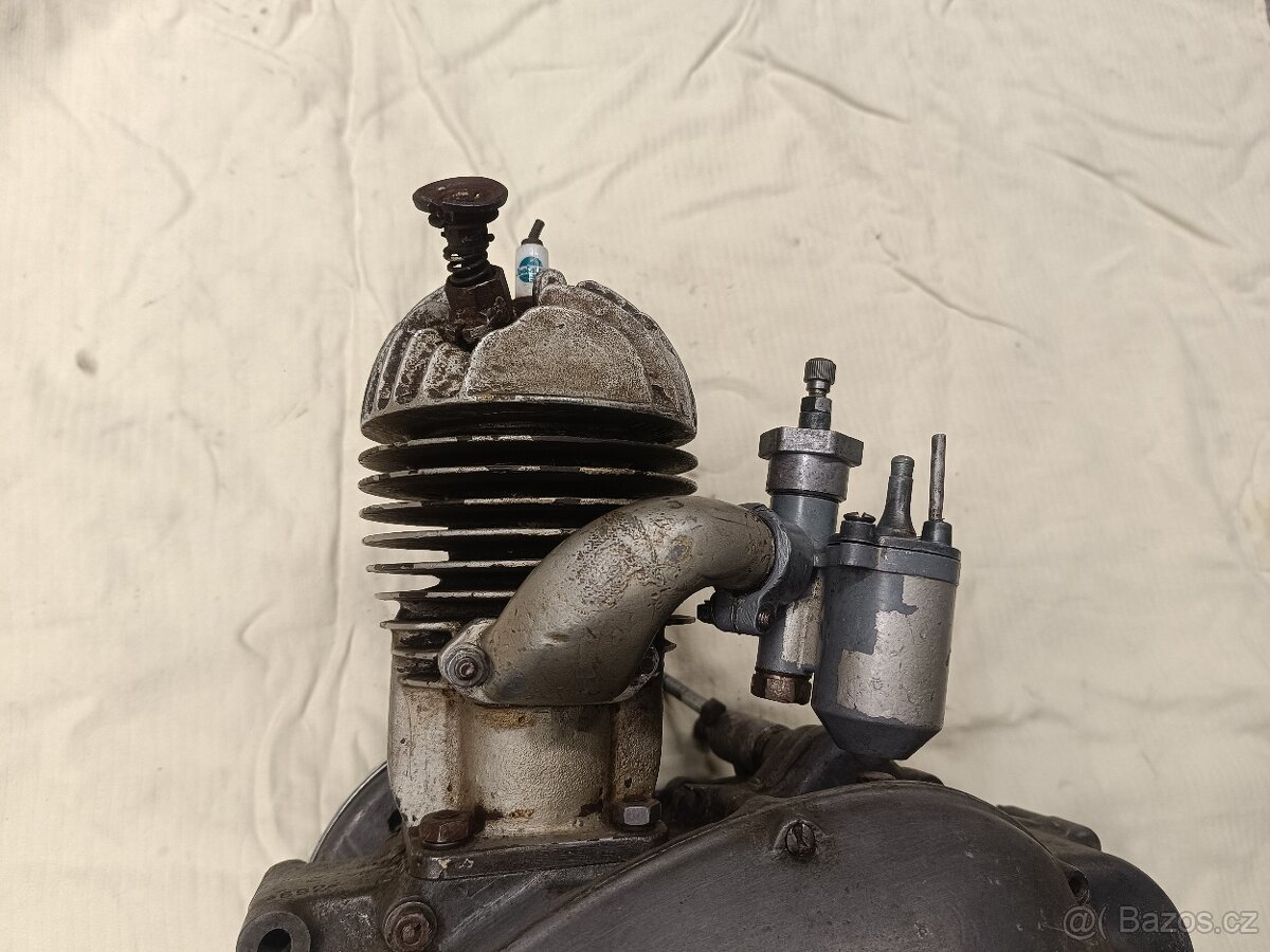 Jawa robot 100 motor prvomodel - 4