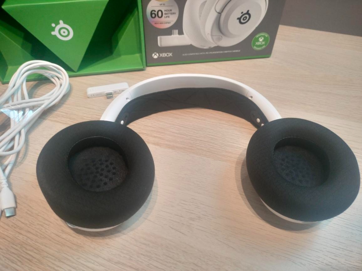 SteelSeries Arctis Nova 5X WHITE – Univerzální (Xbox/PC/PS5) - 4