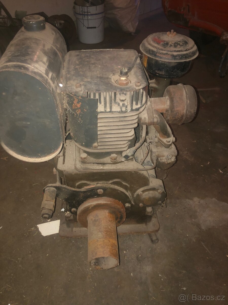 Historicky motor Wisconsin - 4