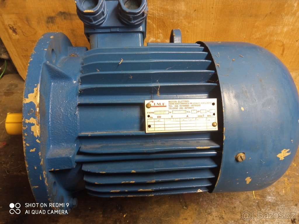 elektr . prirubovy motor silný dle štítků - 4