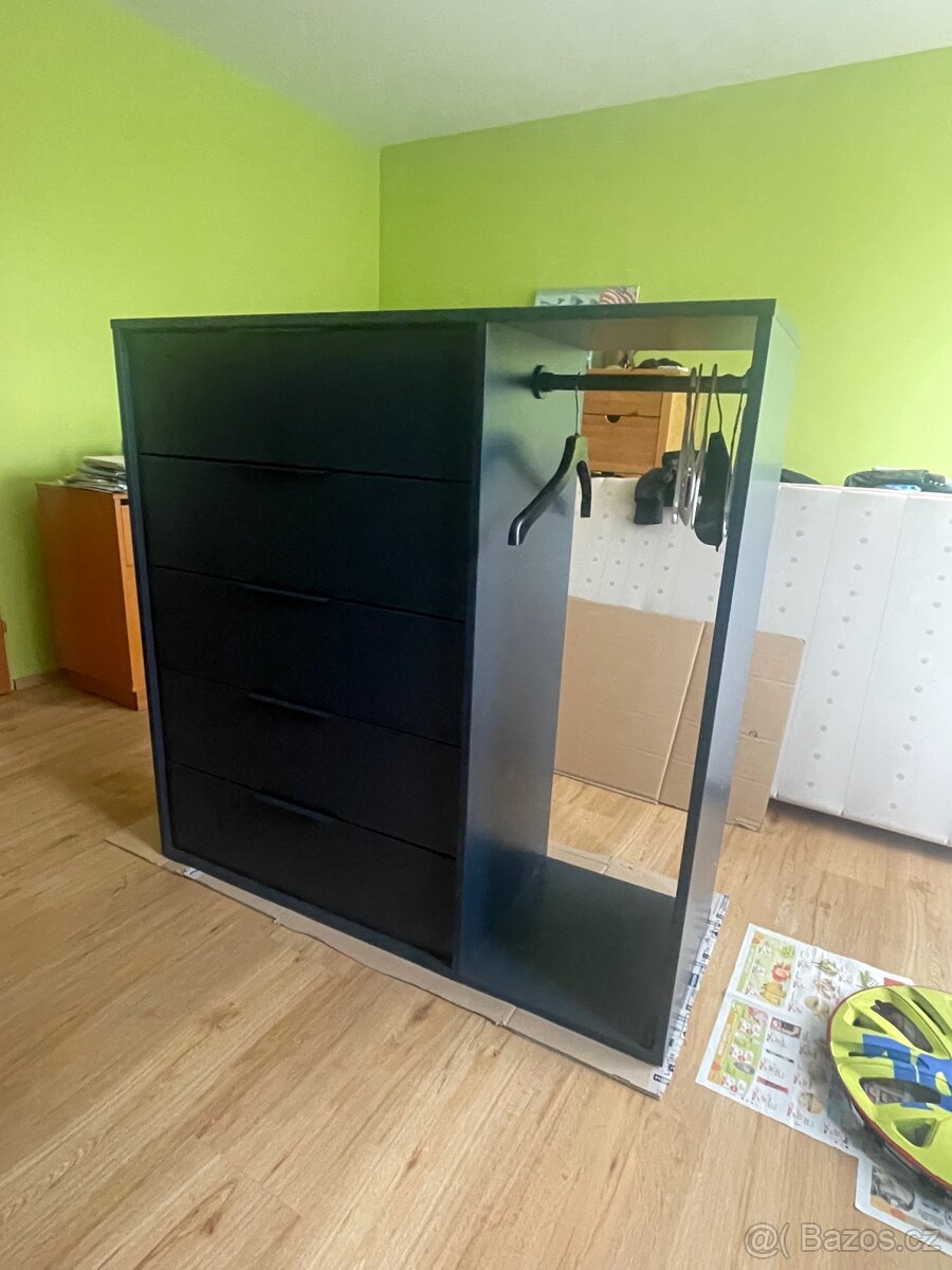 Šatní skříň - 4