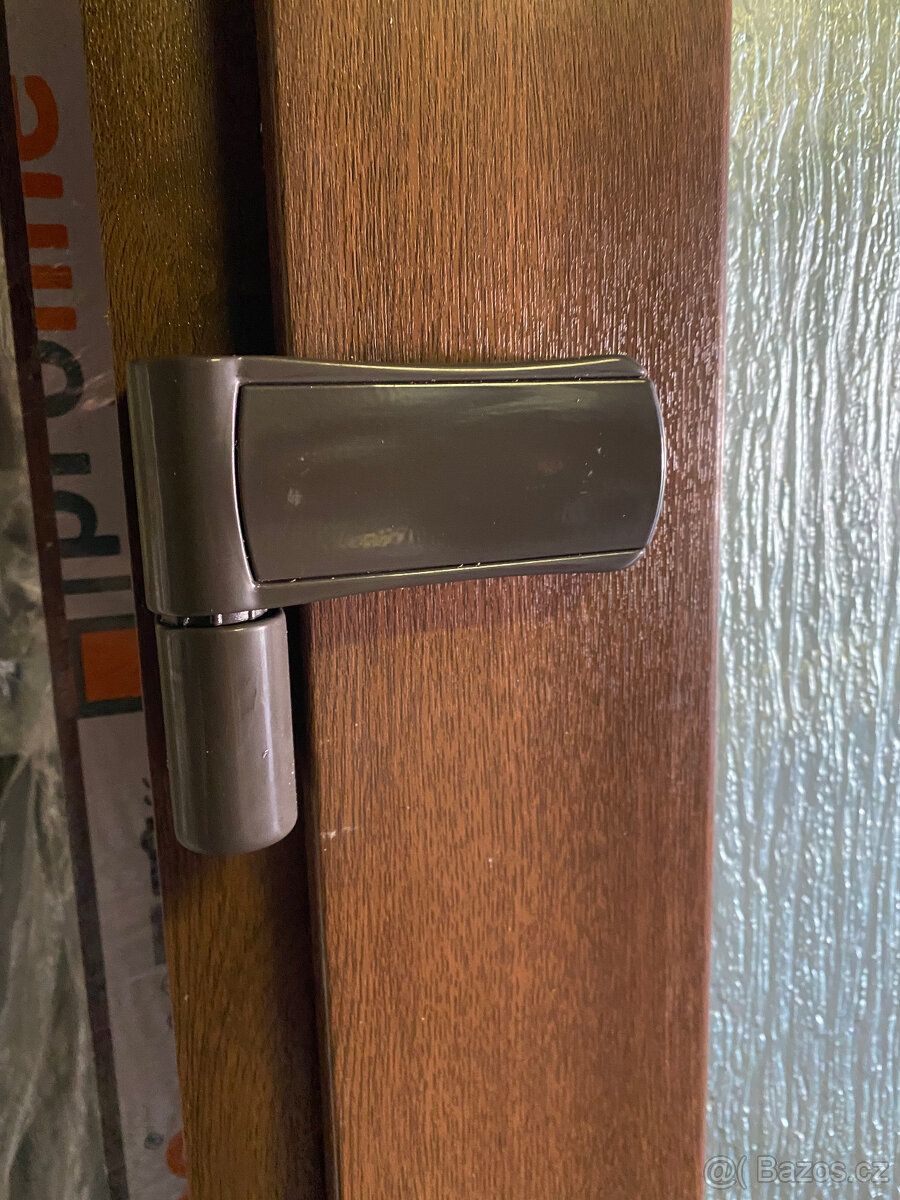 Vchodové dveře - ořech/ořech, prosklené 2/3, 98x200mm - 4