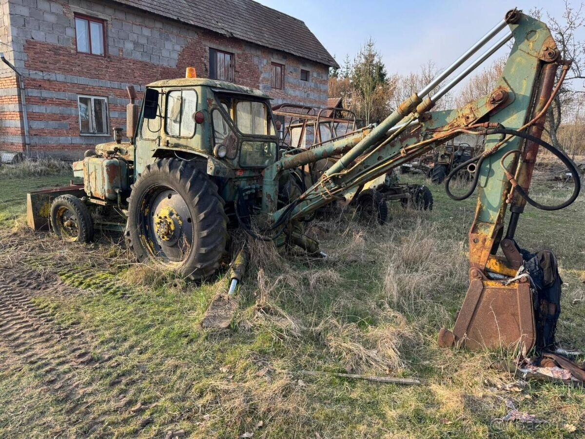 Traktorbagr Bělorus - 4