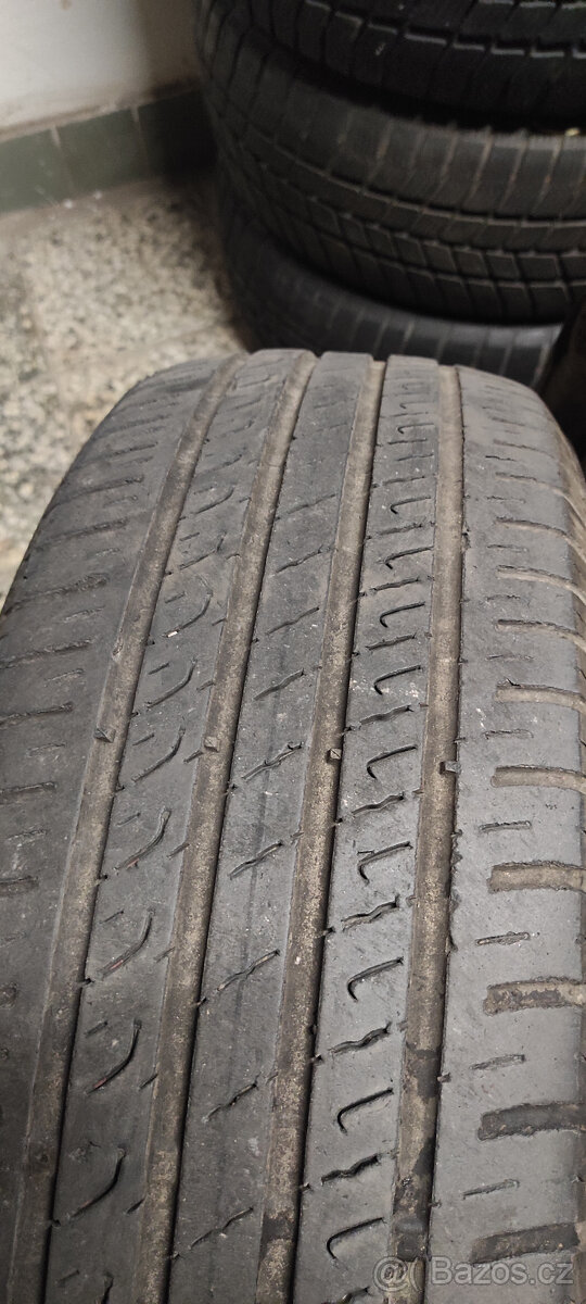 Prodám sadu letních pneu 205/60 R16 - 4