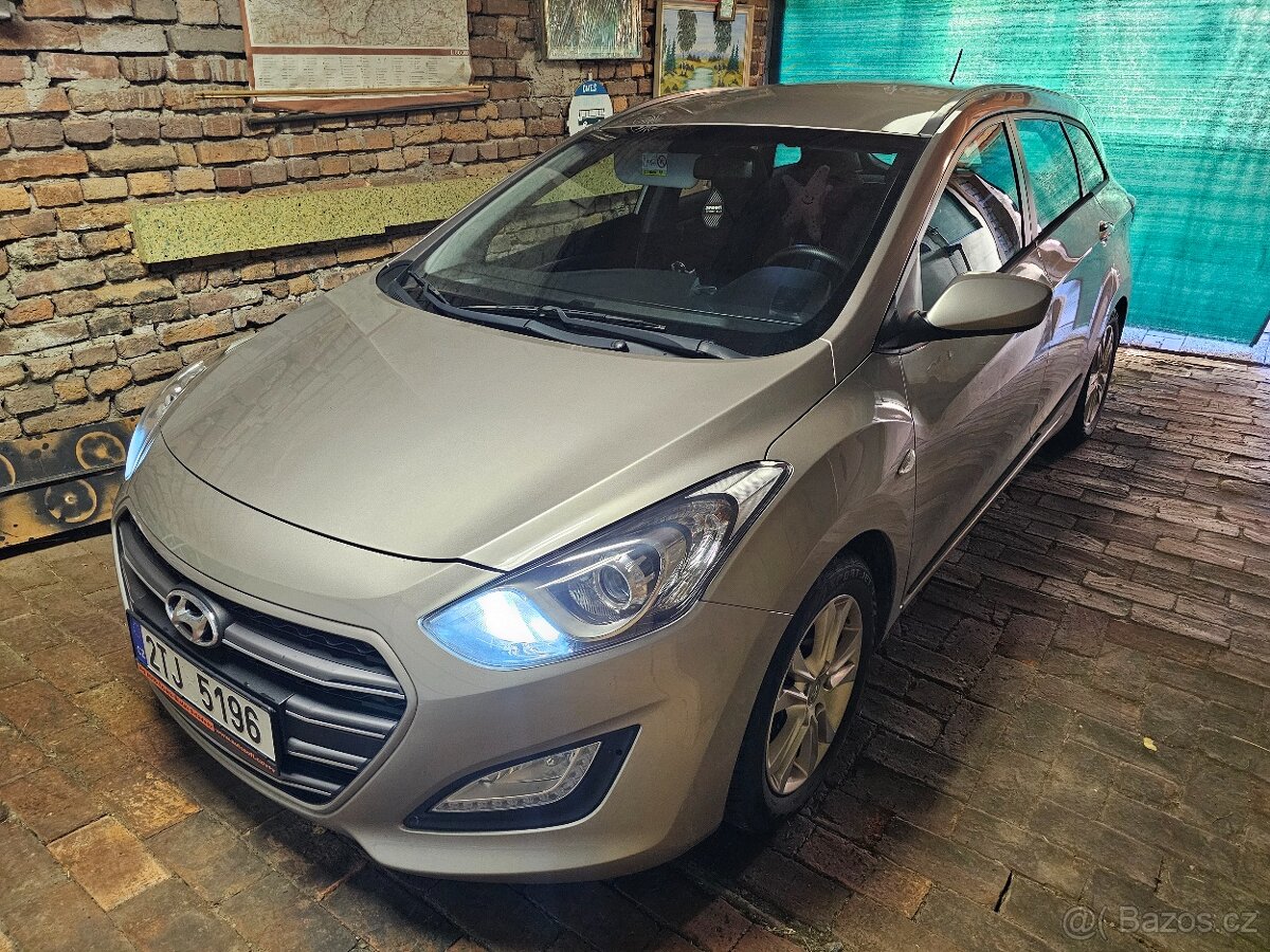 HYUNDAI I30 COMBI 1.6 CRDI 2016 81 kW TRIKOLOR WEEKEND - 4