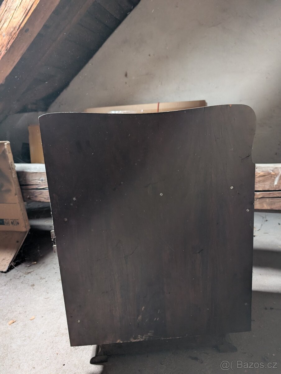 Prvorepubliková ložnicová sestava z masivu - 4