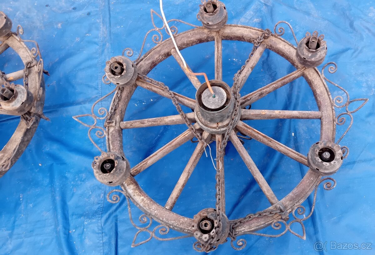 Starožitný lustr z loukoťového kola - 4