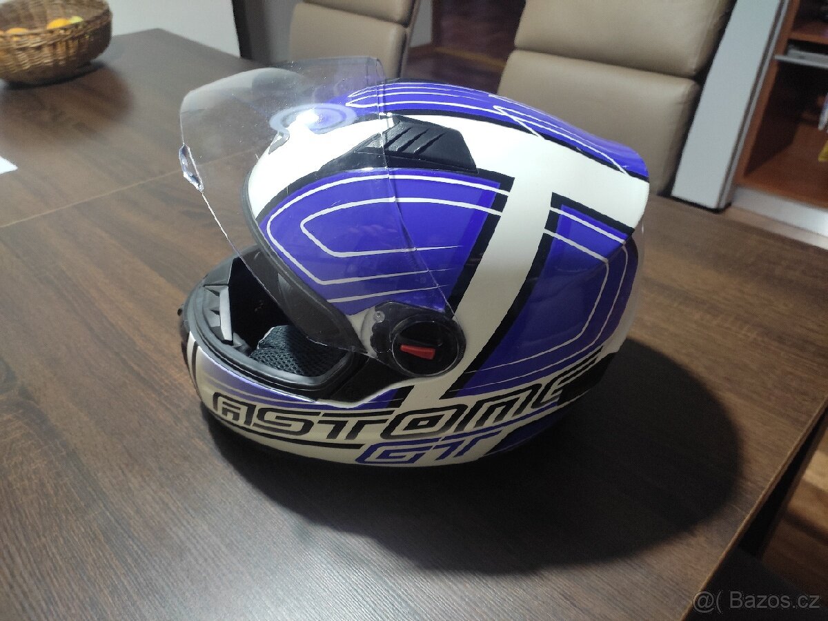 Prodám dětskou přílbu na motorku - 4