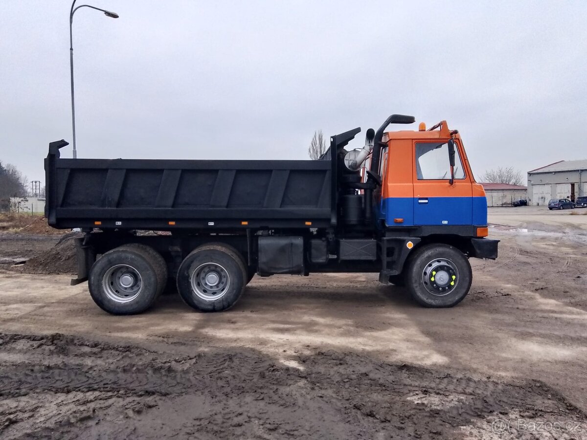 Tatra 815 sklápěč - 4