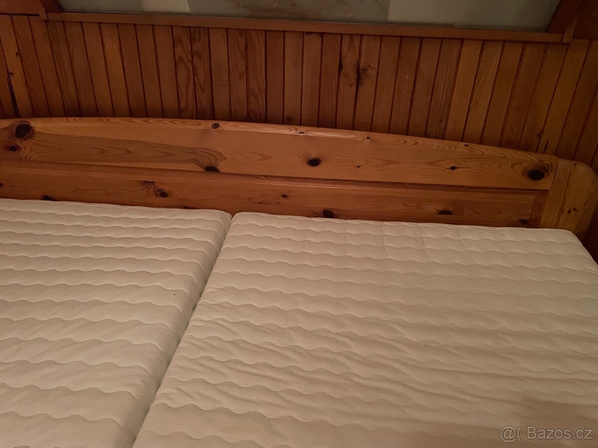 Prodám manžel. postel s matracemi - masiv. borovice - 4