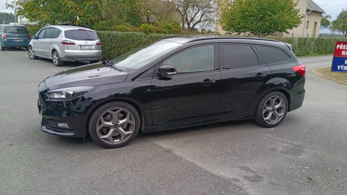 Ford Focus 2.0 I ST 184 KW - 4