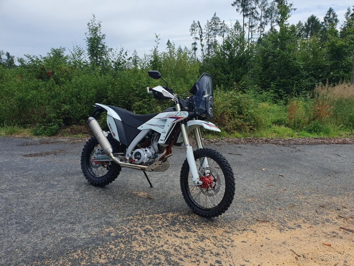AJP PR7 650 Adventure 2025 - nový - 4