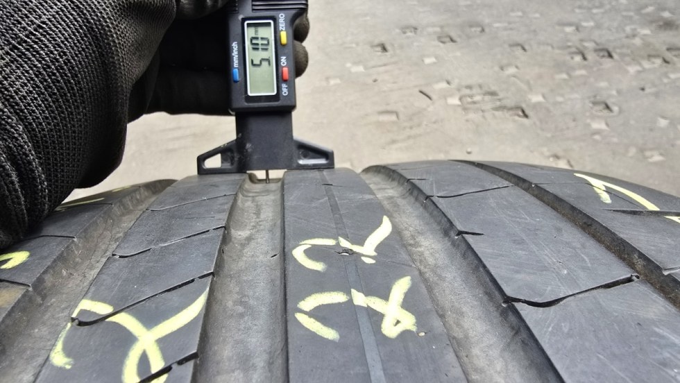 Letní pneu 275/35/19 Pirelli - 4