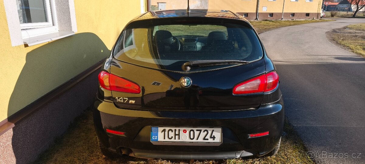 Alfa Romeo 147 1,6 benzín TI - 4