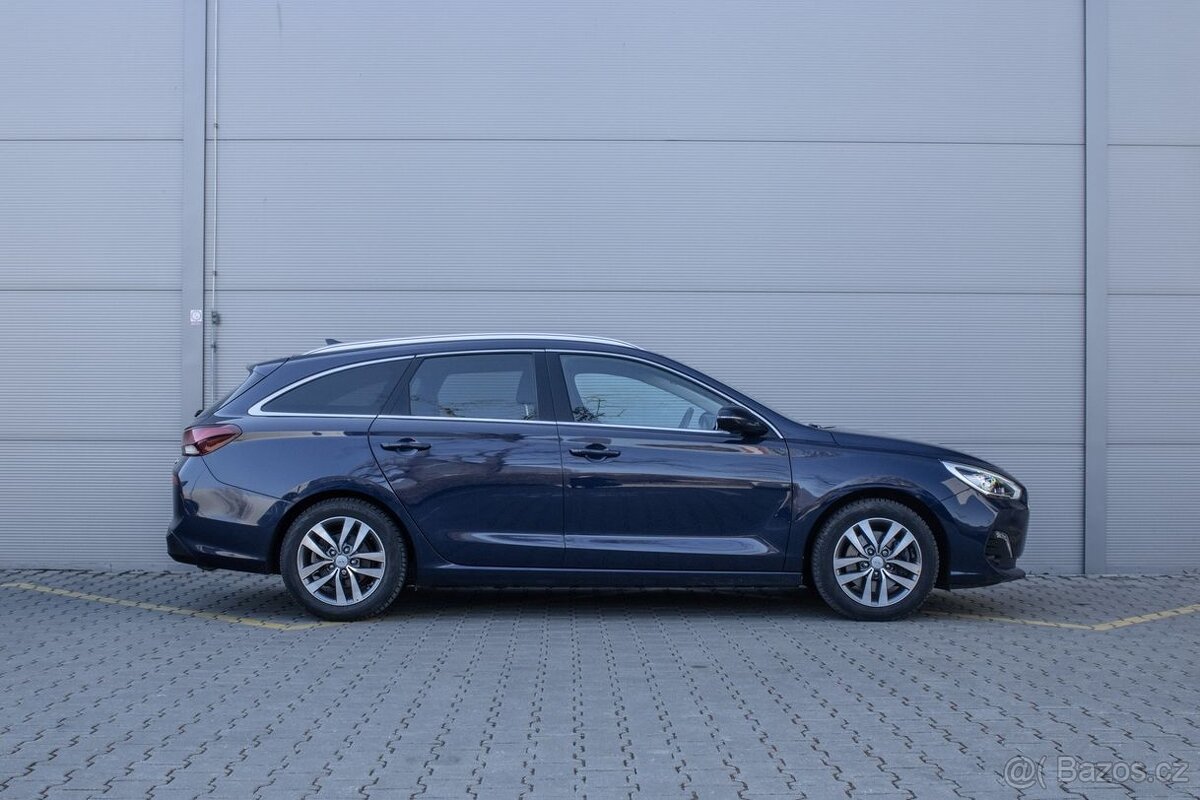 Hyundai i30 nájezd 31 600 km - 4