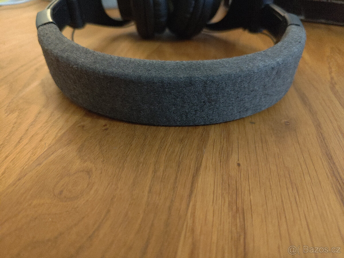 Sluchátka Shure SRH440 - 4