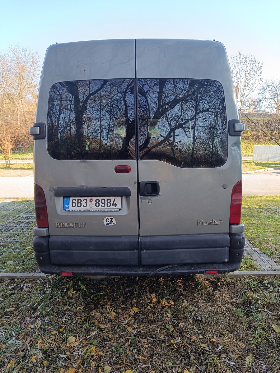 Renault master 2.2 dci L2h2 šestimístný - 4