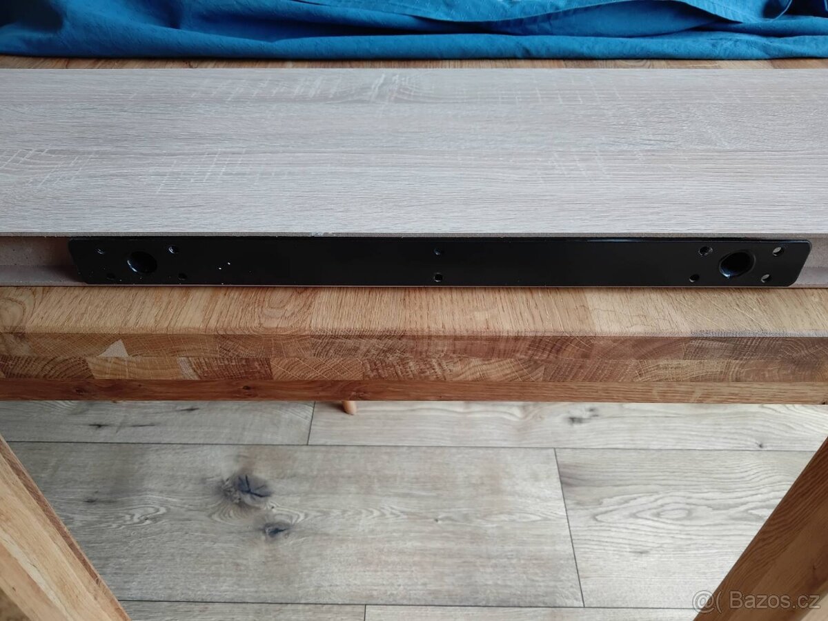 Levitující police - 4