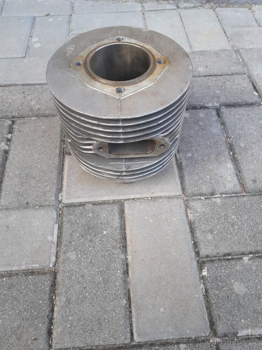 Válec motoru - 4