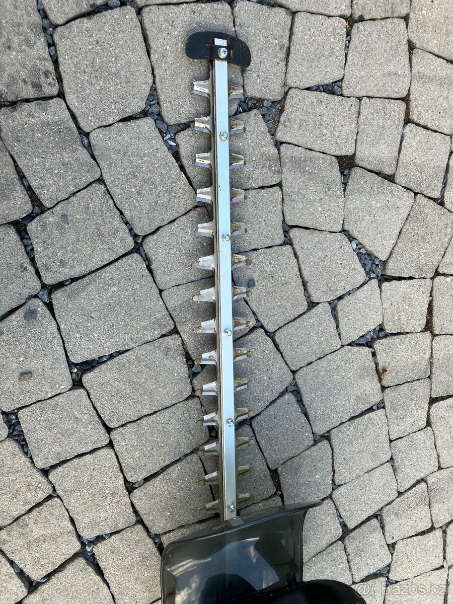 Makita elektrický plotostřih 55cm,670W UH5580 - 4