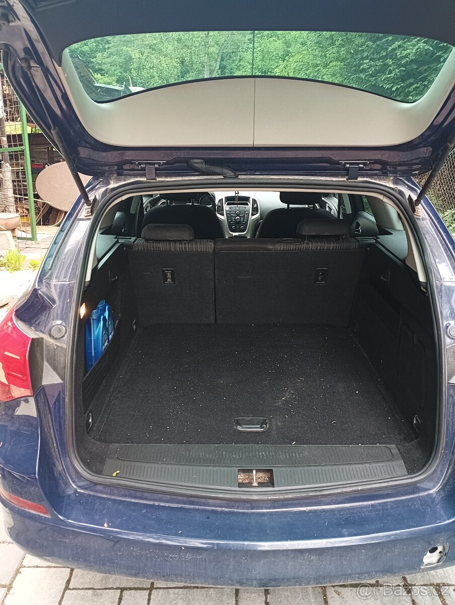 Opel Astra sport tourer - 4