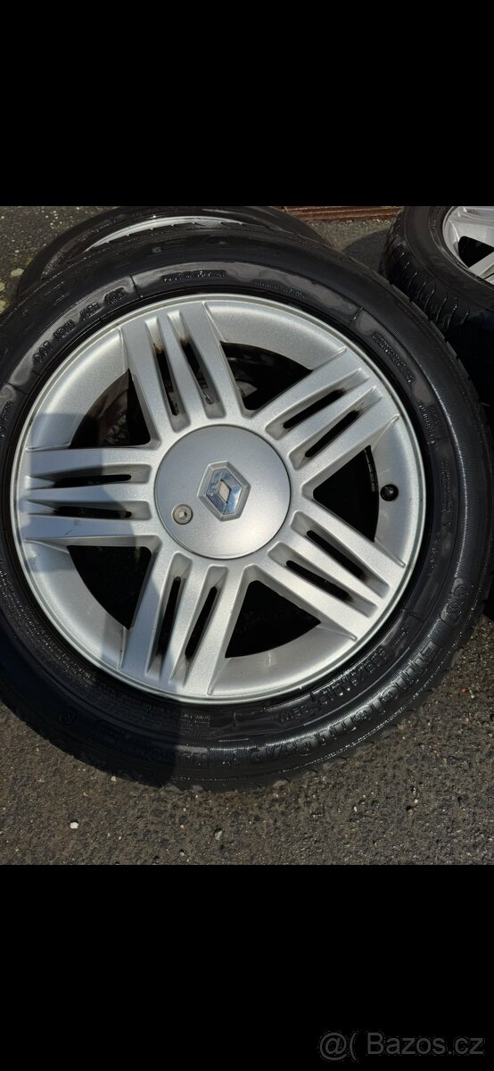 Alu Renault 16” + Goodyear EfficientalGrip Runflat 205/60/16 - 4