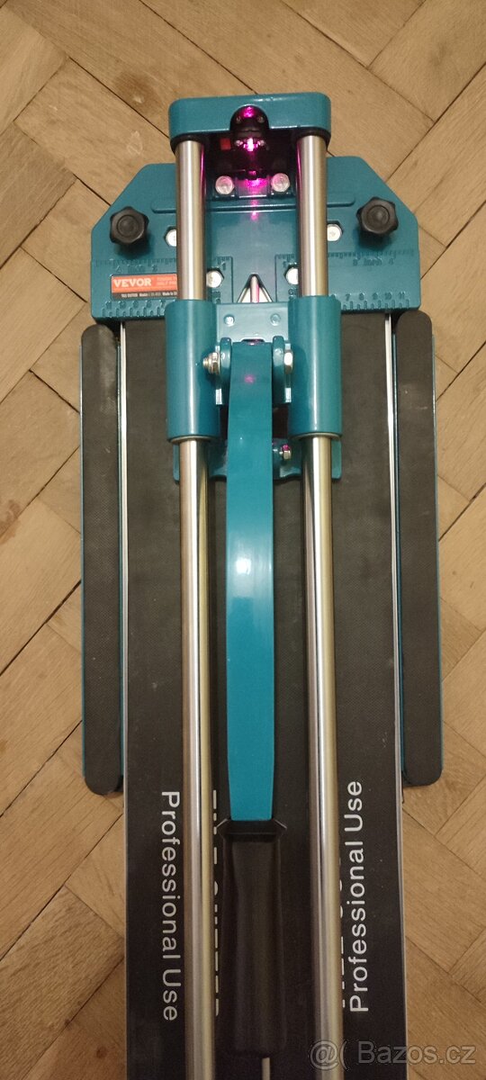 Řezačka na obklady a dlažbu. - 4