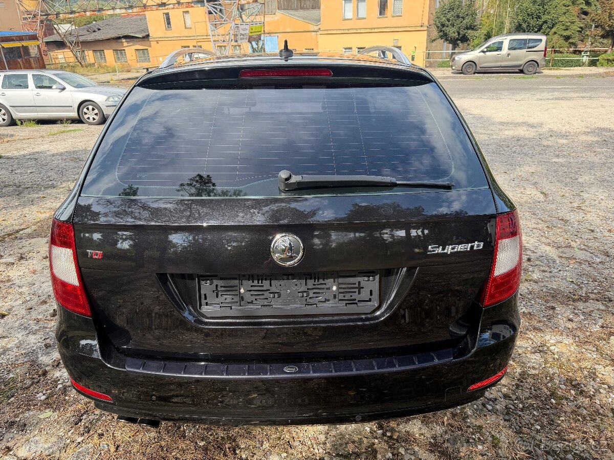 ŠKODA SUPERB II 2.0 TDI DSG COMBI ELEGANCE 2011 - 4