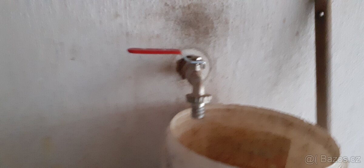 PRONAJMU GARAZ V KLATOVECH LIPOVA UL - 4