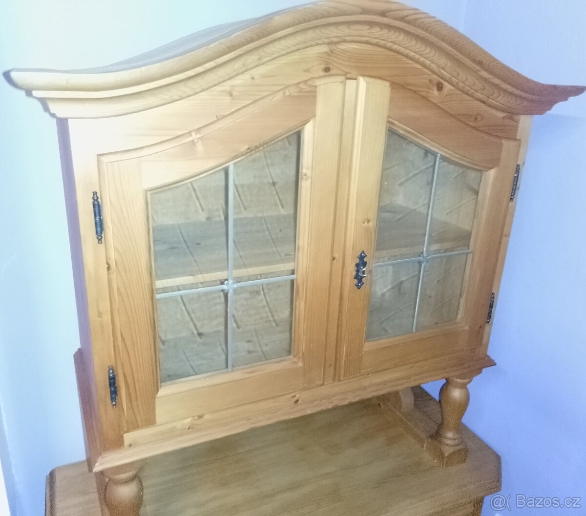 Celo masivní vyřezávaný selský příborník - 4