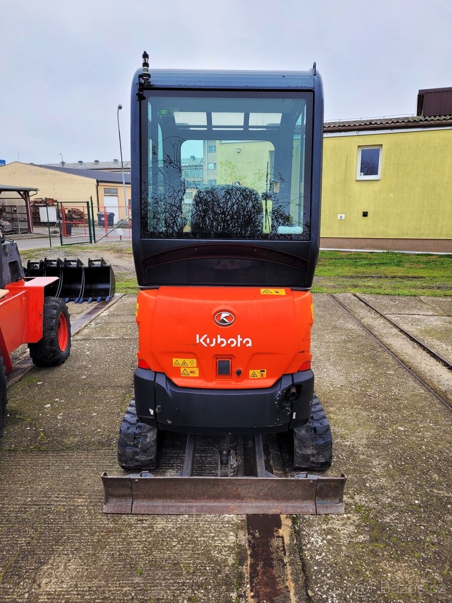 minirypadlo Kubota KX019-4 + Powertilt - 4