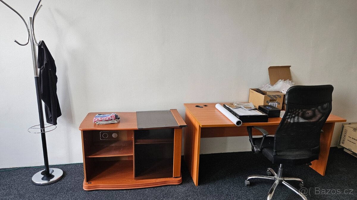 Soubor kancelářského nábytku - 4