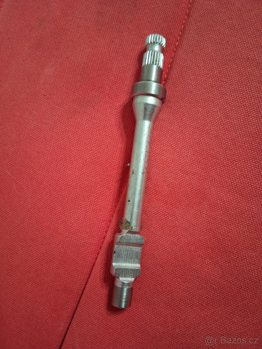 Yuki TR 250, Sm, hřídel spojky , kryt kyvné - 4