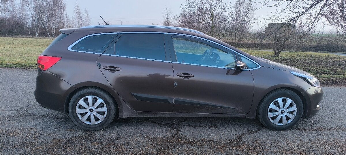 KIA Ceed SW 1.6 CRDi - 4