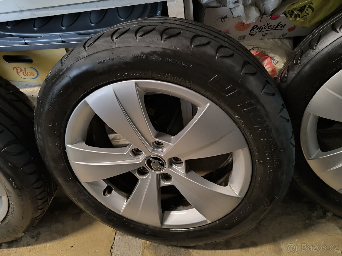 ALU kola Passat Superb 5x112 r17 Originál, pneu 6mm - 4